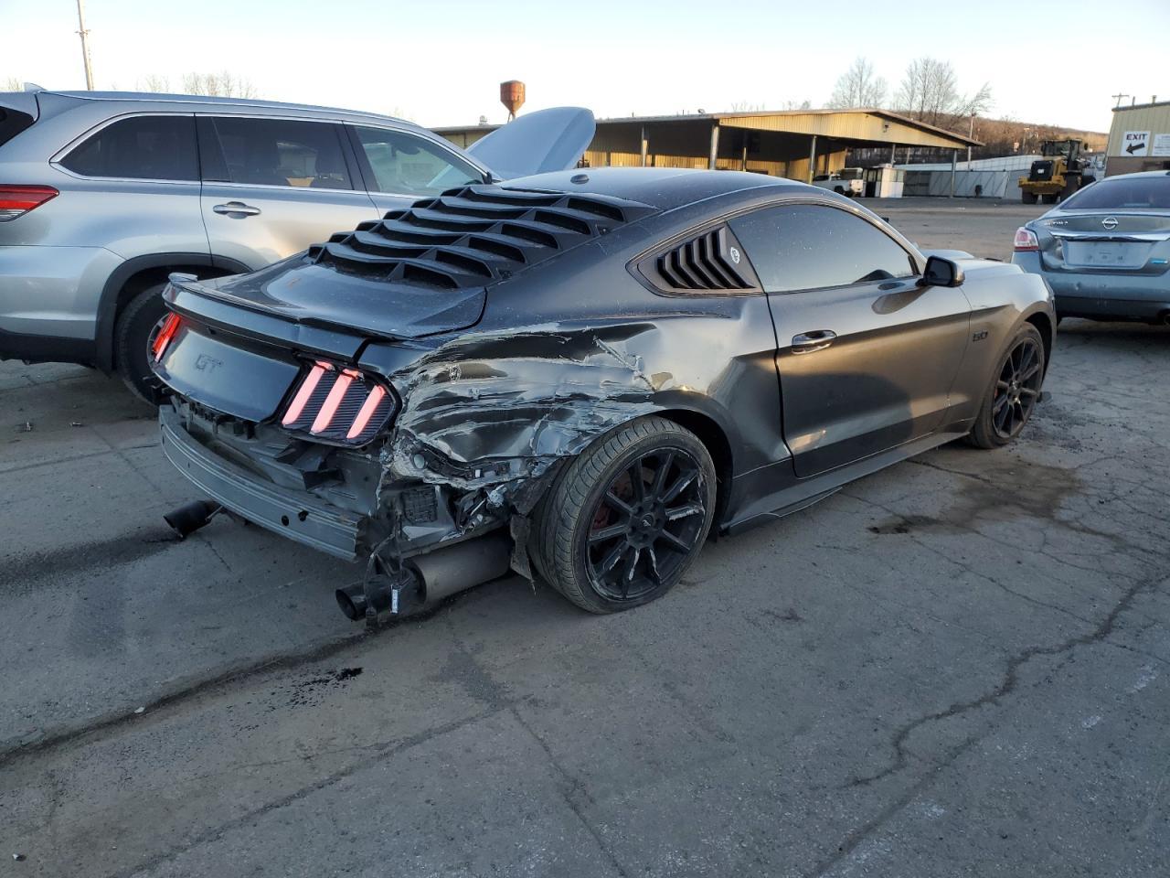 2016 Ford Mustang Gt - Фото 3