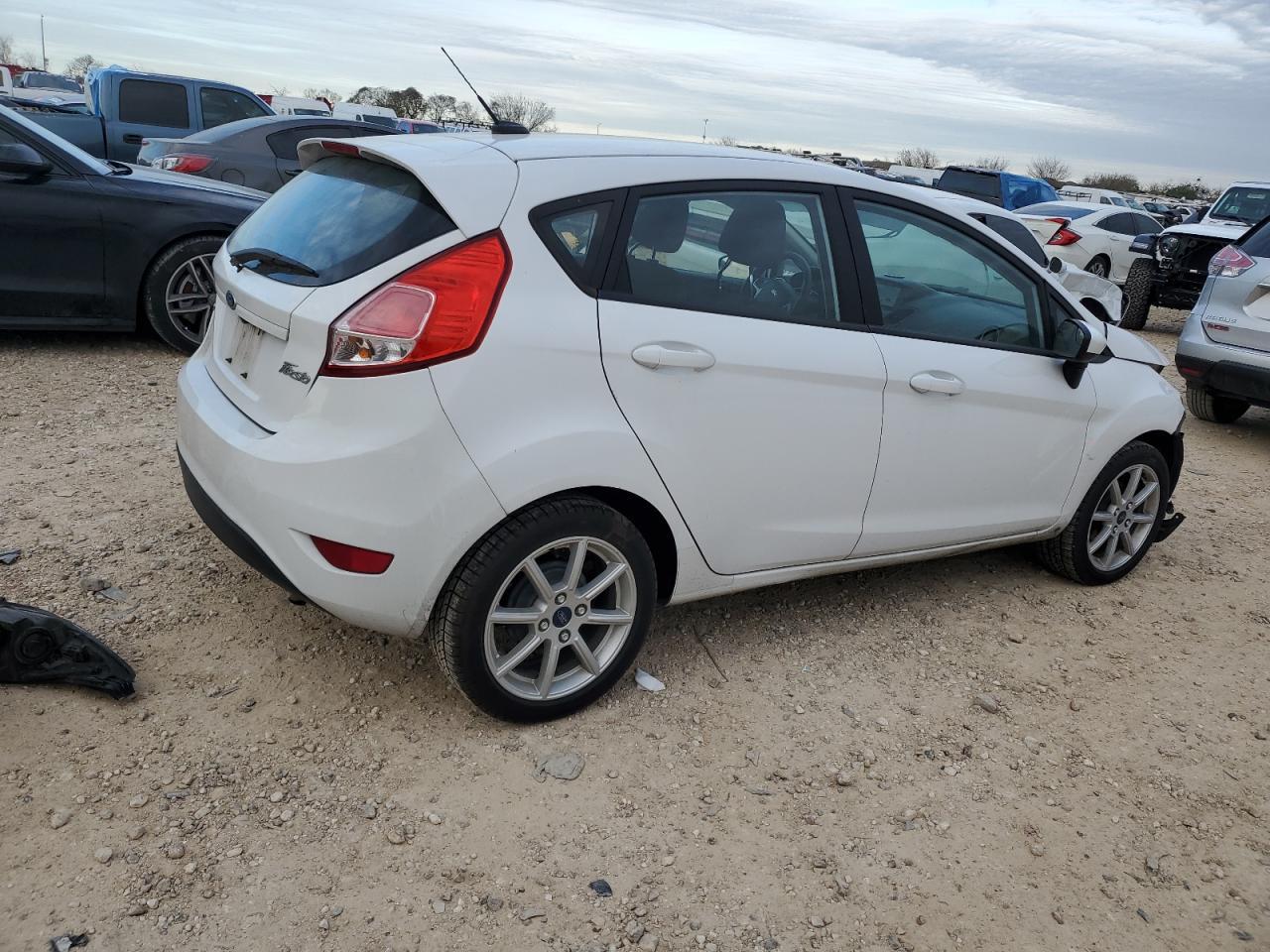 2019 Ford Fiesta Se - Фото 3