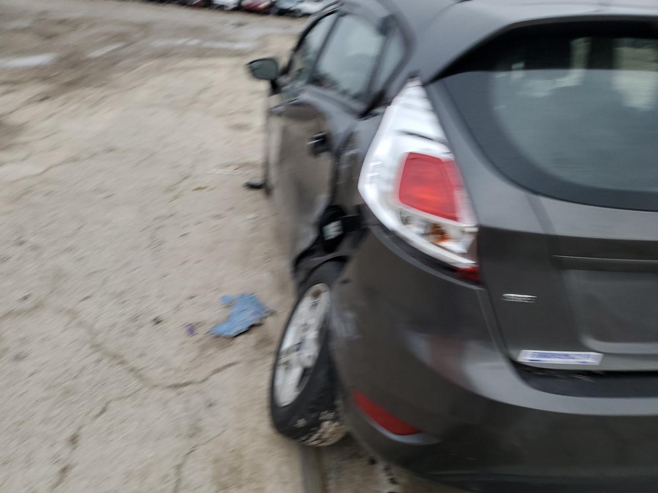 2017 Ford Fiesta Se - Фото 6