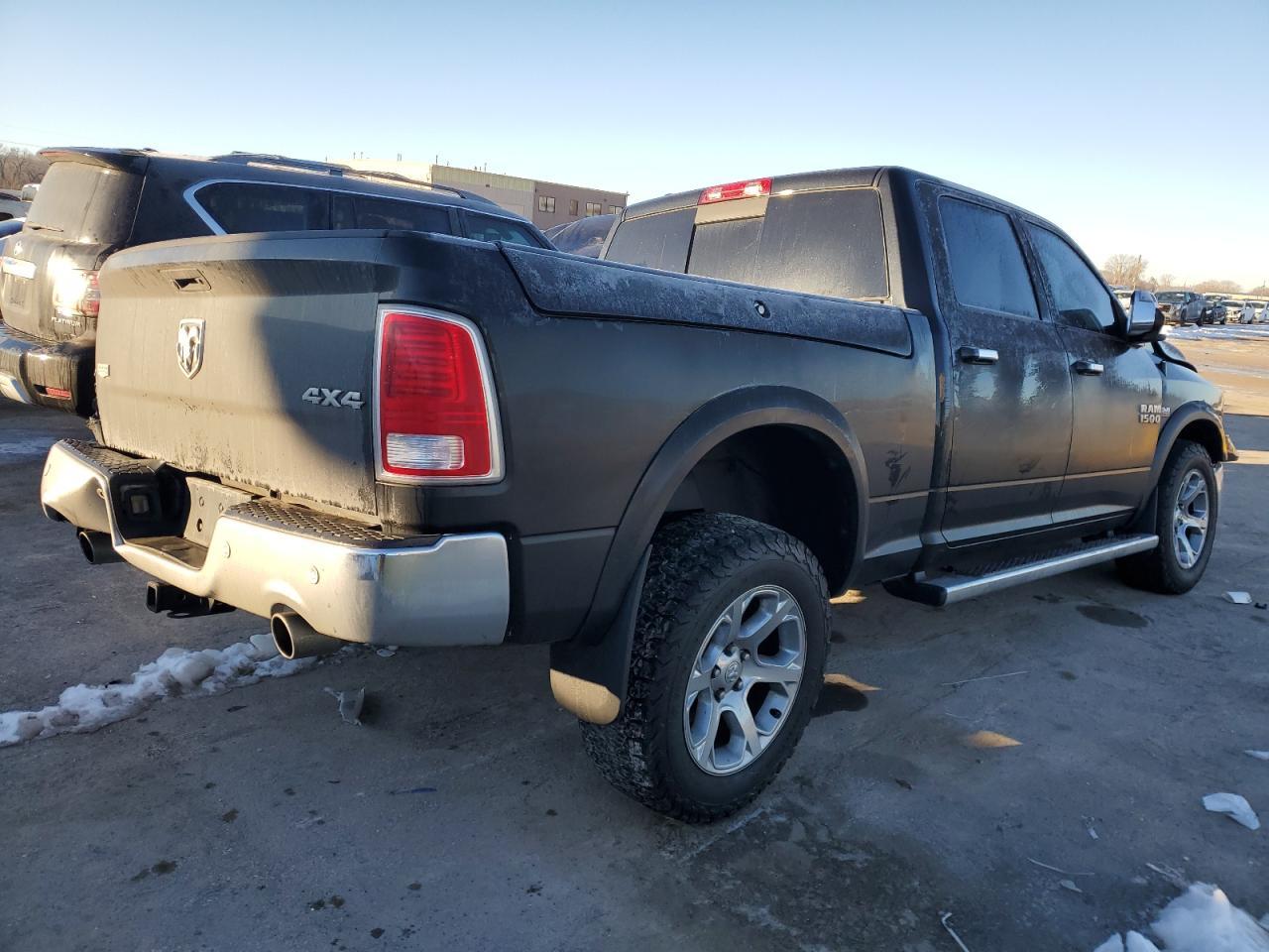 2017 Ram 1500 Laramie - Фото 3