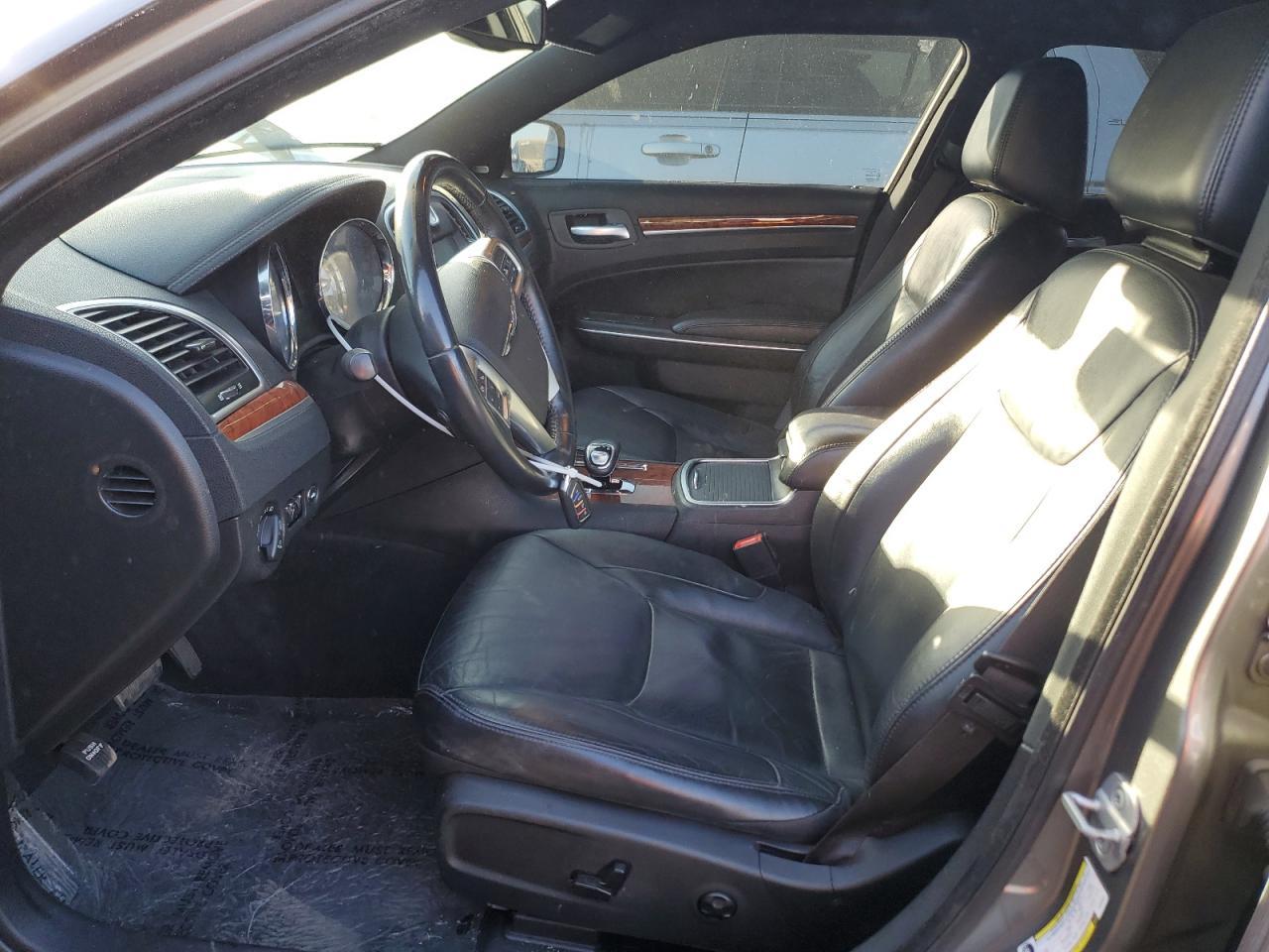 2012 Chrysler 300 Limited - Image 7