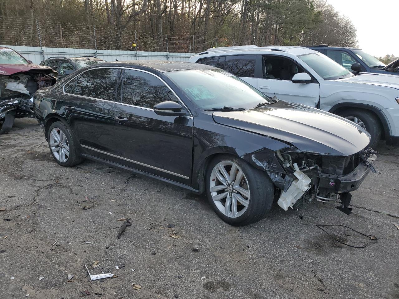 2017 Volkswagen Passat Sel Premium - Image 4