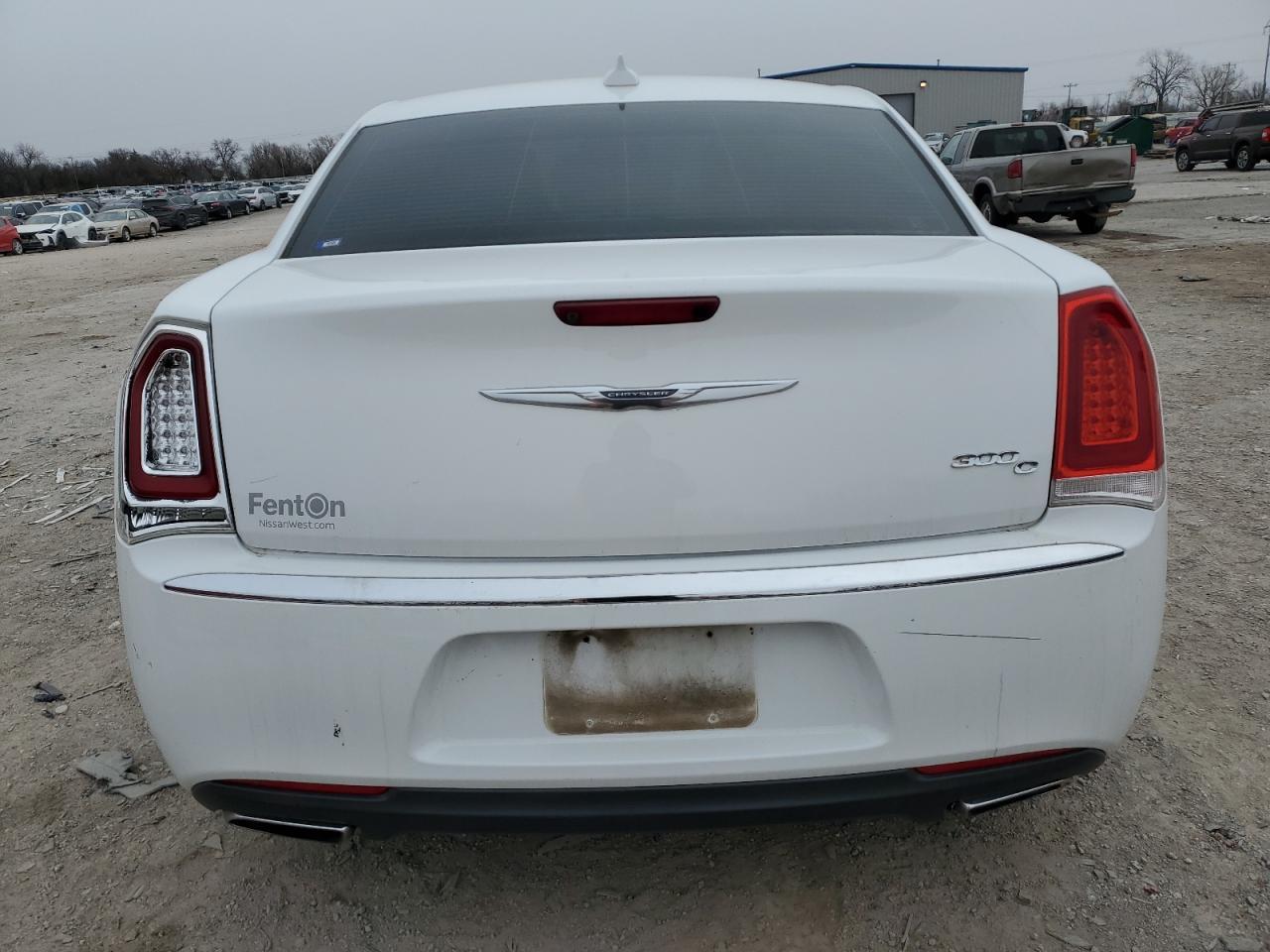 2016 Chrysler 300C - Фото 6