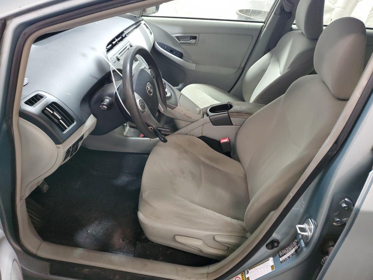 2013 Toyota Prius - Image 7