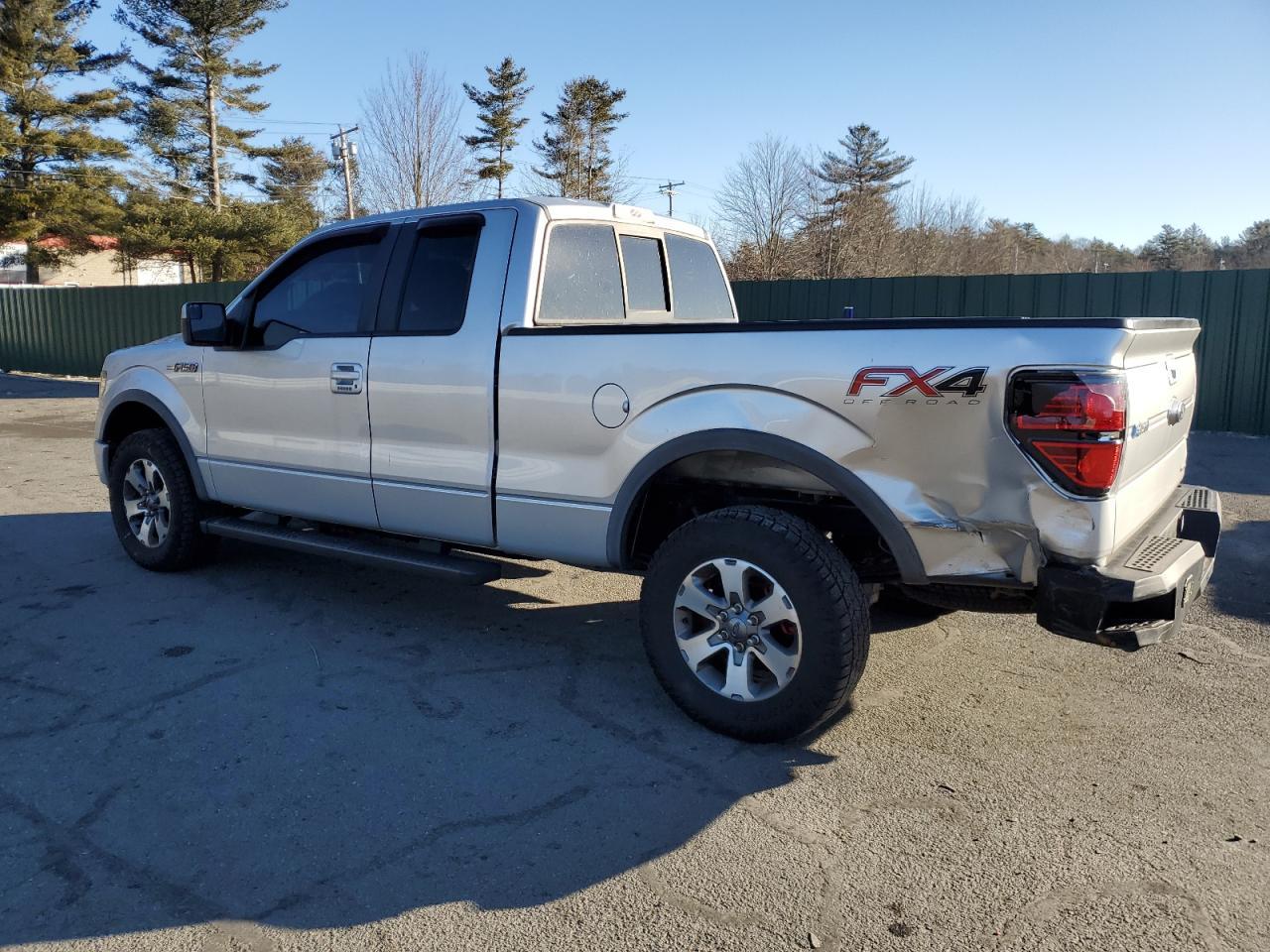 2013 Ford F150 Super Cab - Фото 2