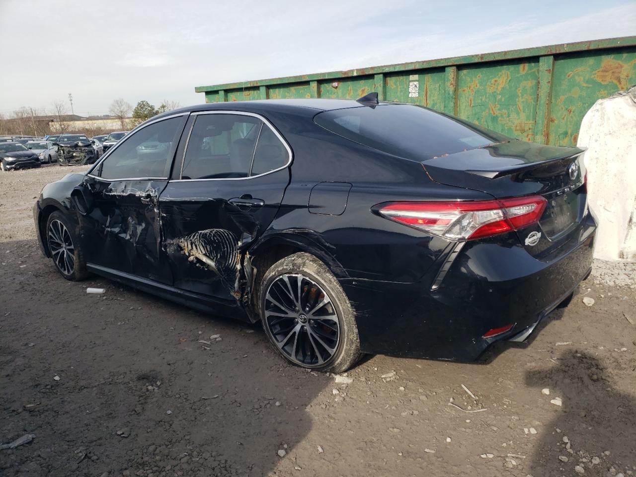 2019 Toyota Camry Se - Фото 2