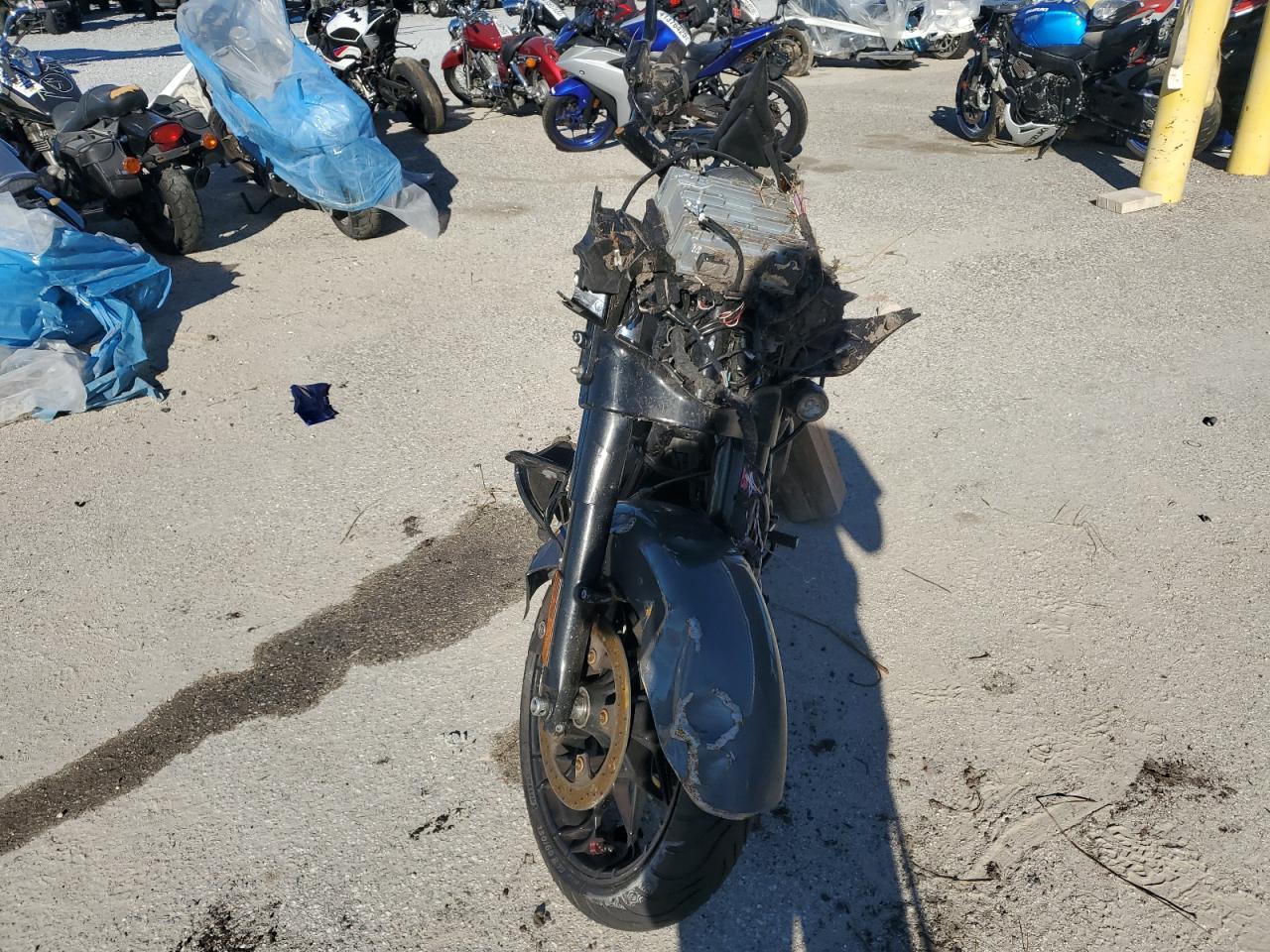 2021 Harley-Davidson Flhxs - Image 2