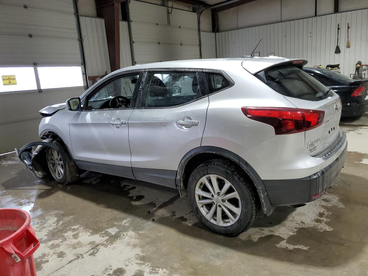 2017 Nissan Rogue Sport S - Фото 2