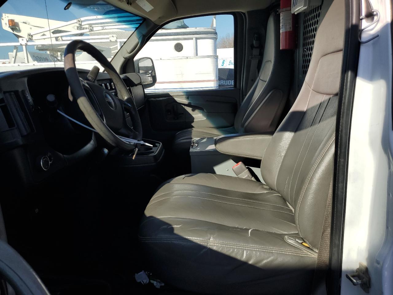 2014 GMC Savana G3500 - Image 7