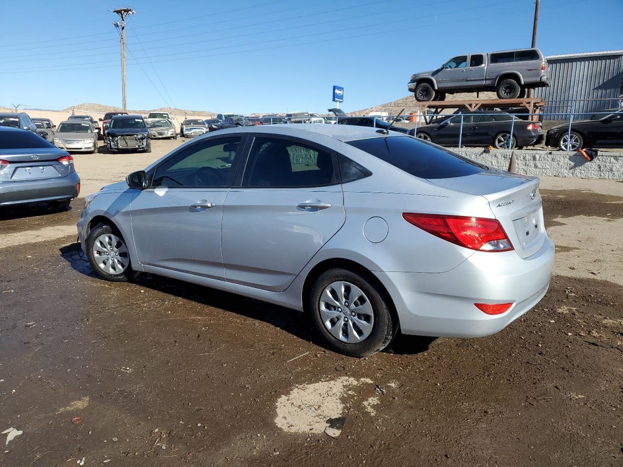 2017 Hyundai Accent Se - Фото 2