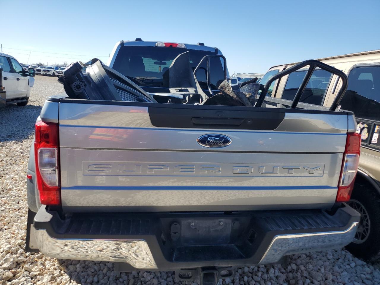 2022 Ford F350 Super Duty - Фото 6