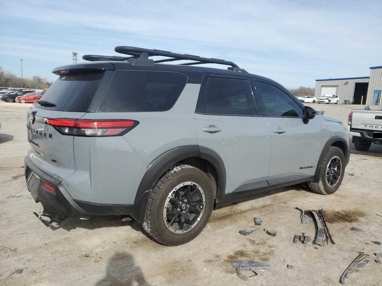 2023 Nissan Pathfinder Sv - Фото 3