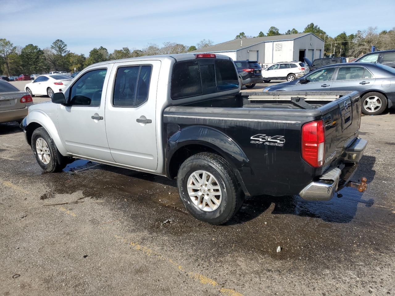 2014 Nissan Frontier S - Image 2