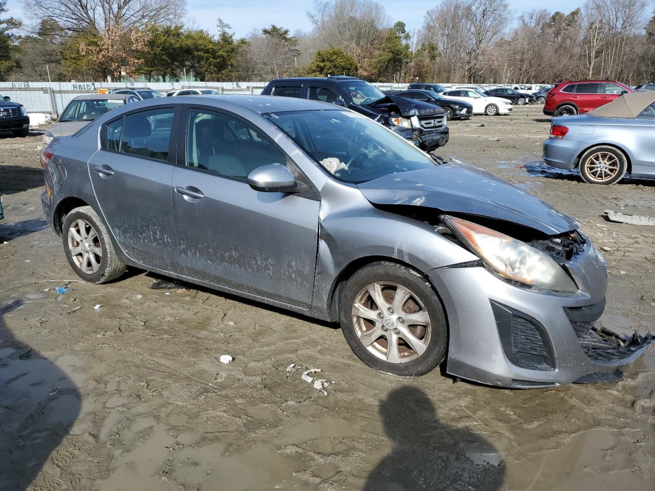 2011 Mazda 3 I - Image 4