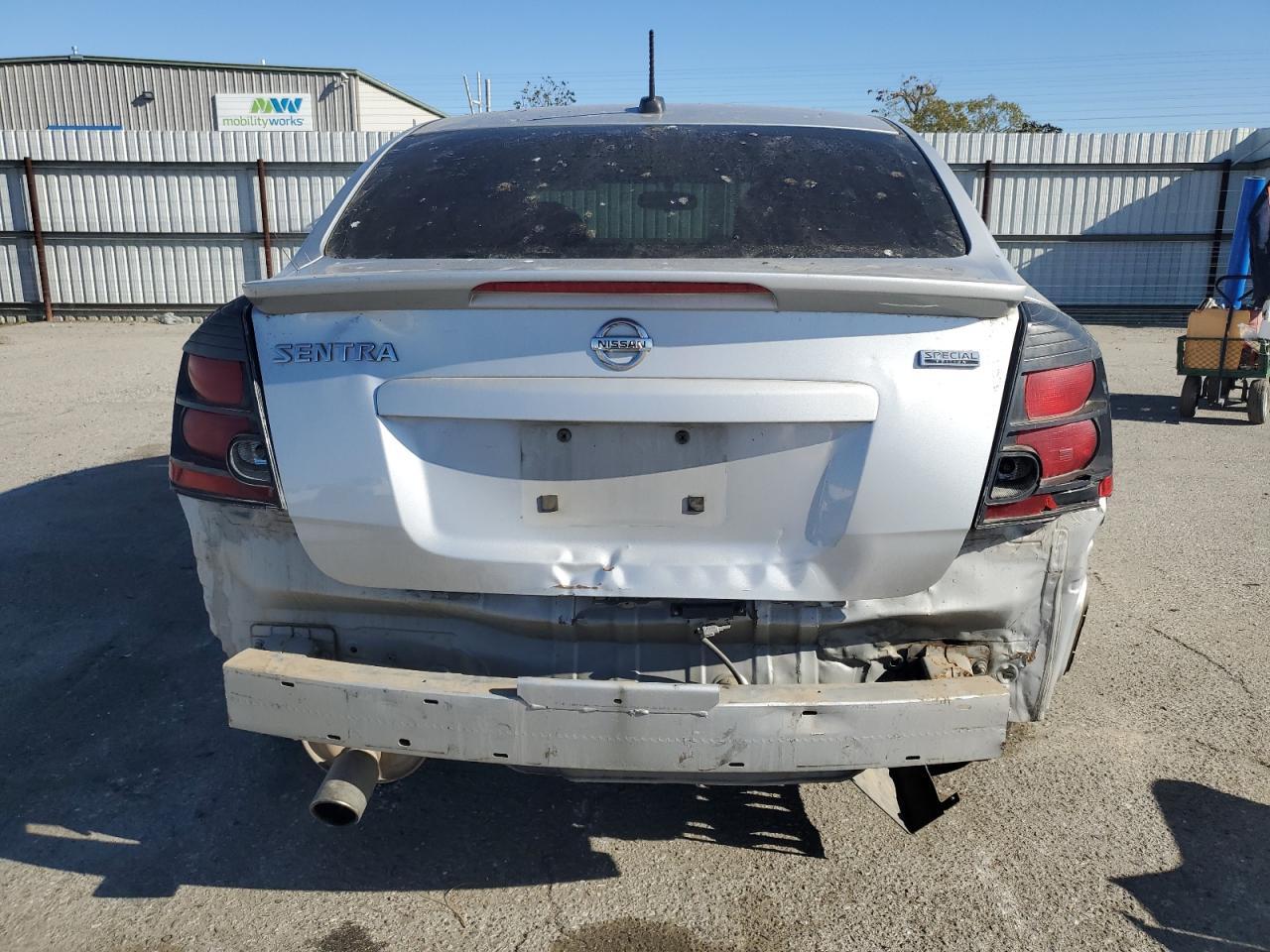 2012 Nissan Sentra 2.0 - Image 6