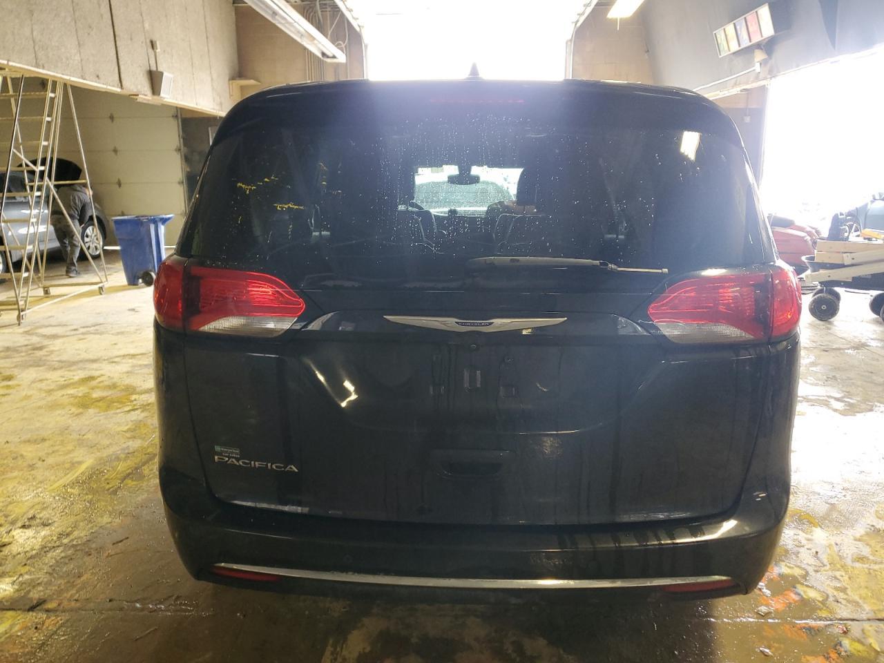 2020 Chrysler Pacifica Touring L - Image 6