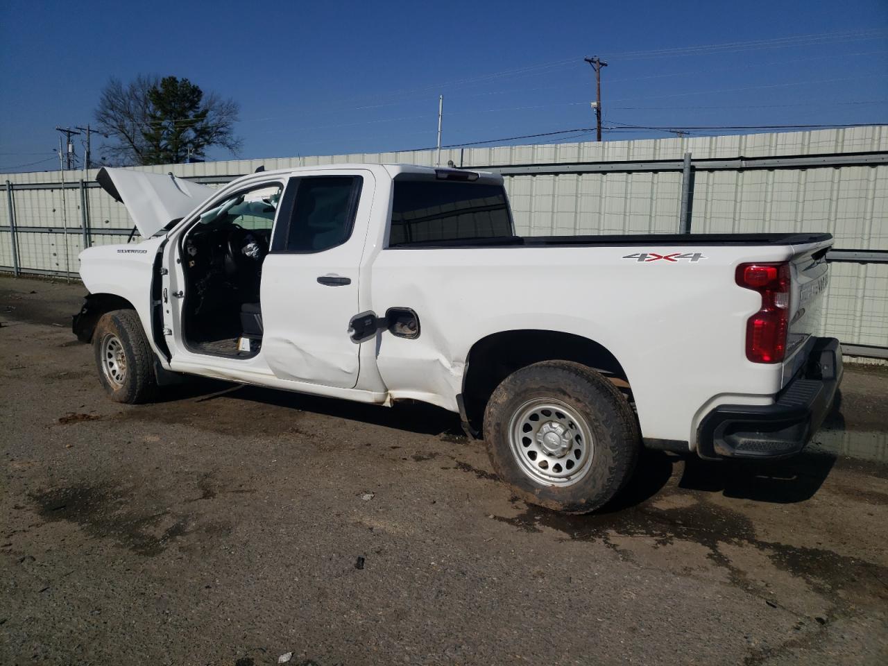 2022 Chevrolet Silverado K1500 - Фото 2