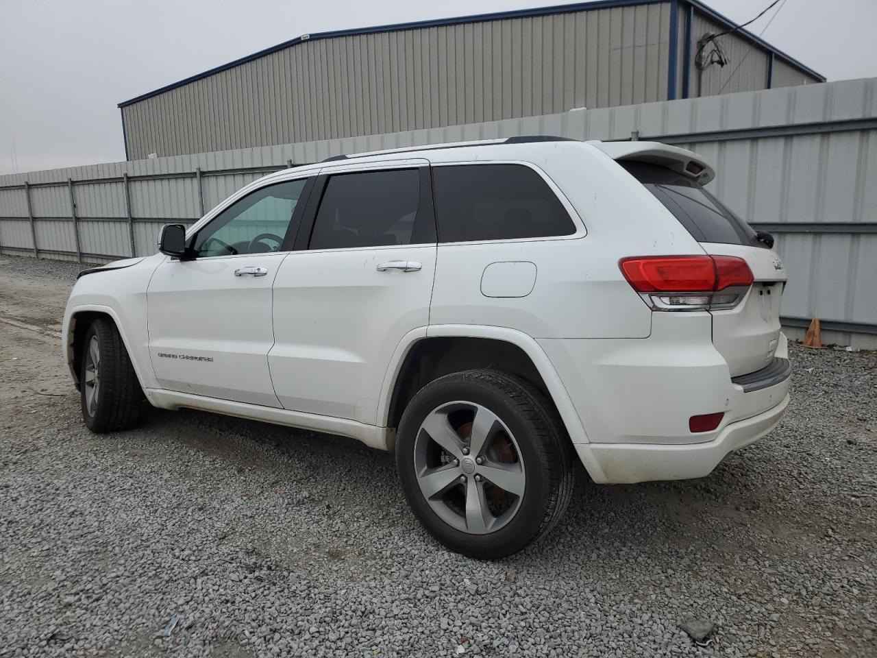 2016 Jeep Grand Cherokee Overland - Image 2