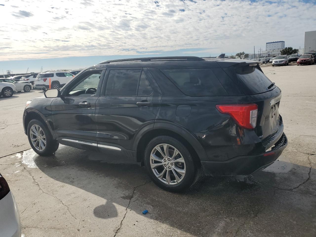 2021 Ford Explorer Xlt - Image 2