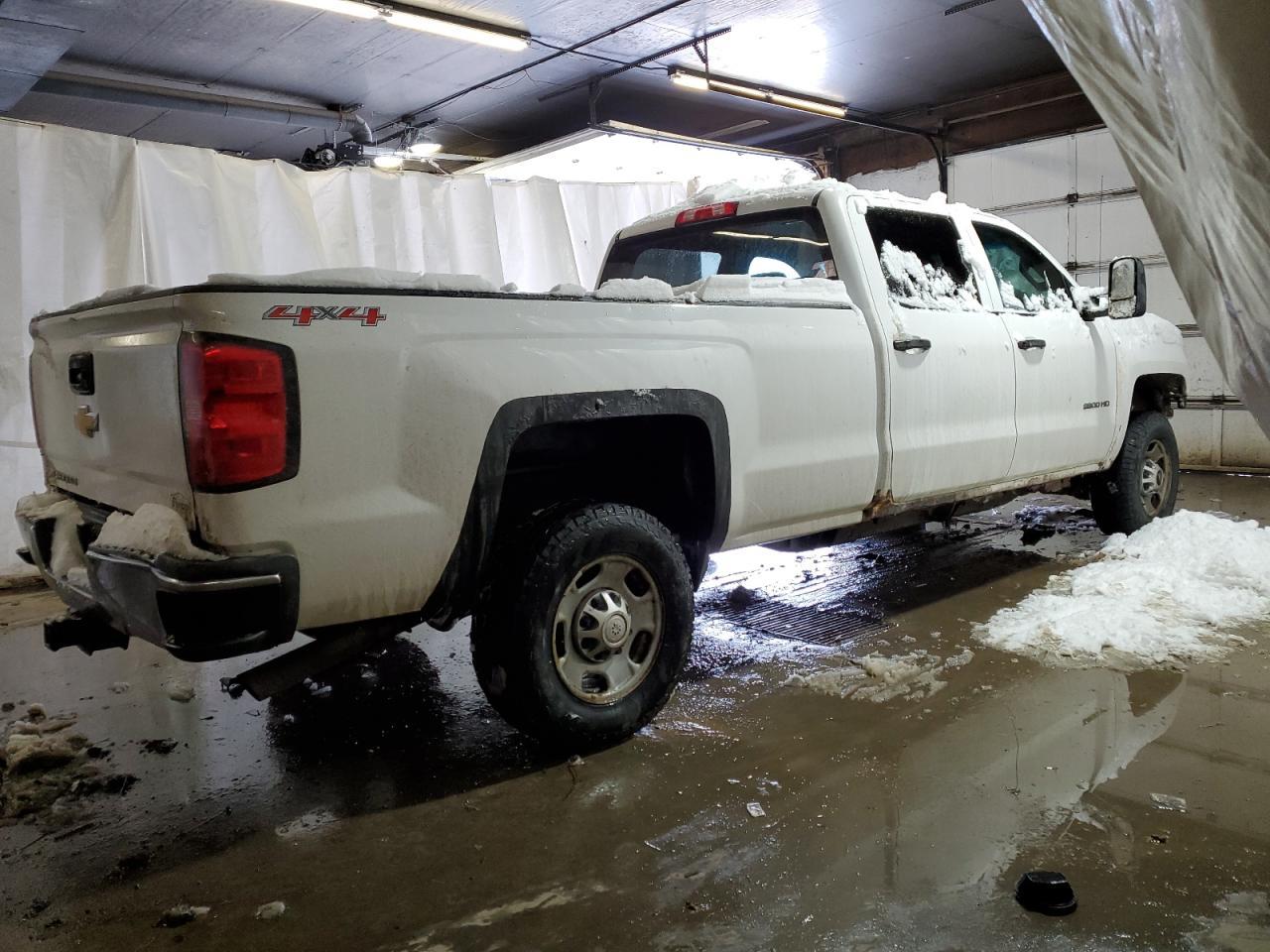 2015 Chevrolet Silverado K2500 Heavy Duty - Фото 3