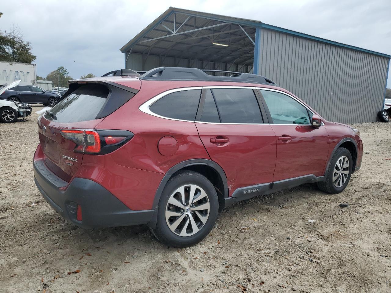 2020 Subaru Outback Premium - Фото 3