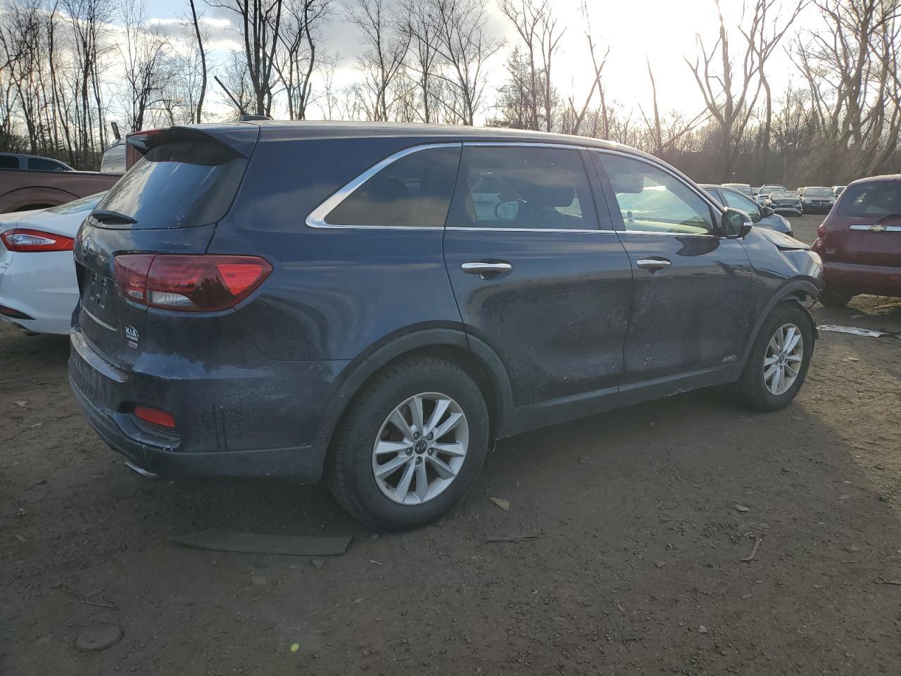 2020 Kia Sorento L - Image 3