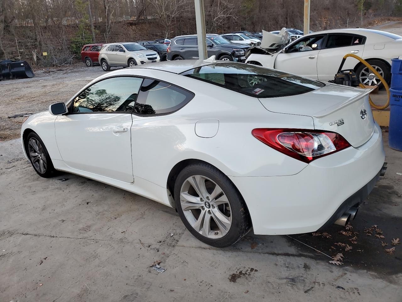 2011 Hyundai Genesis Coupe 2.0T - Фото 2