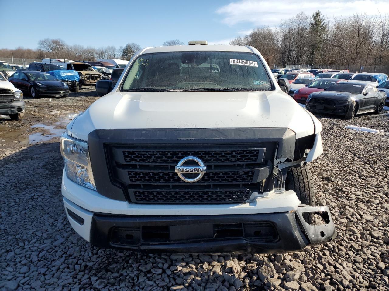 2022 Nissan Titan S - Фото 5