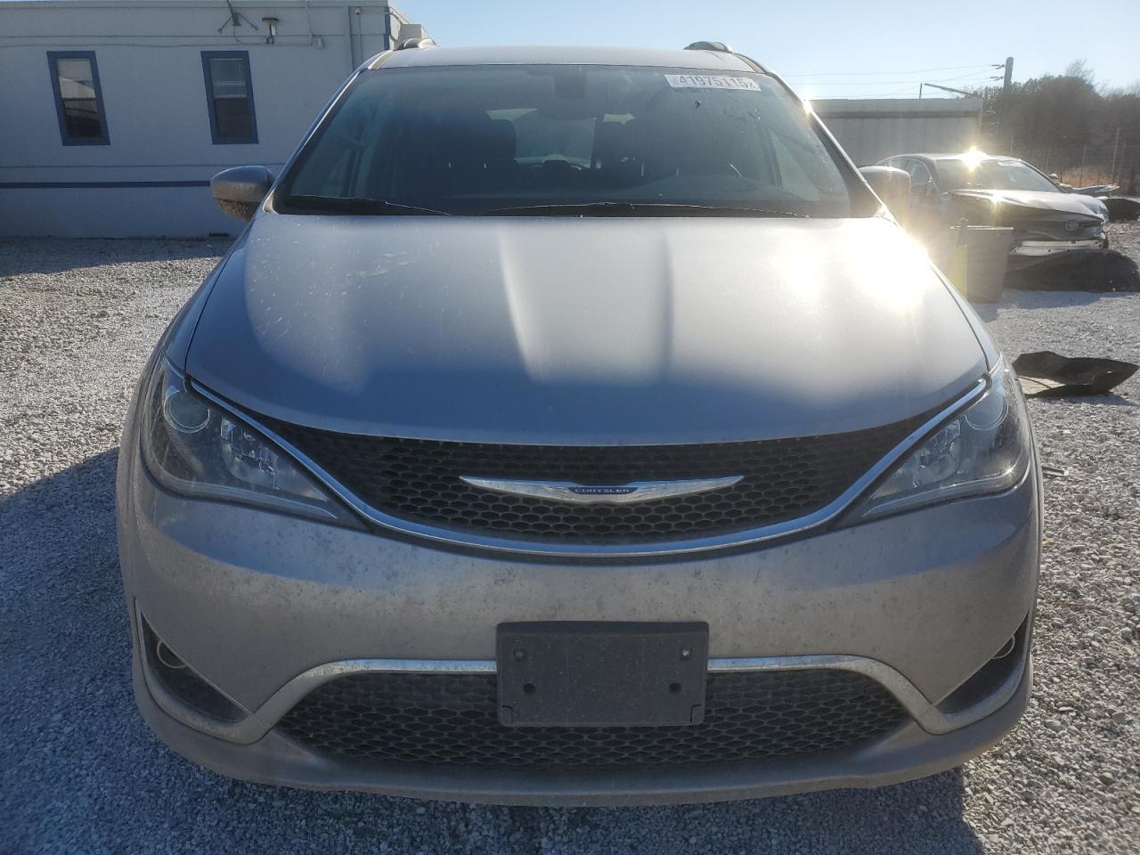 2017 Chrysler Pacifica Touring L - Фото 5