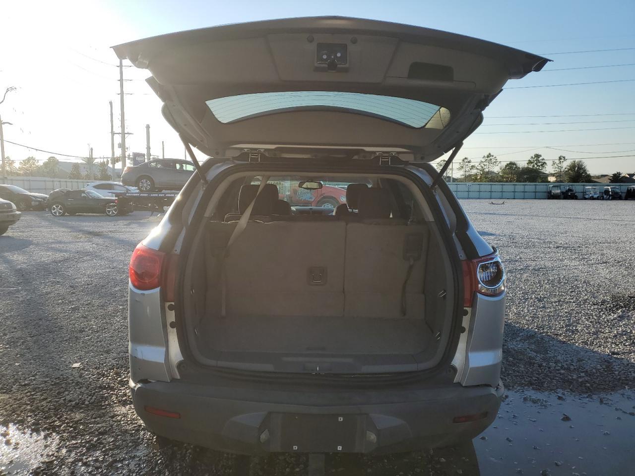 2012 Chevrolet Traverse Ls - Image 6