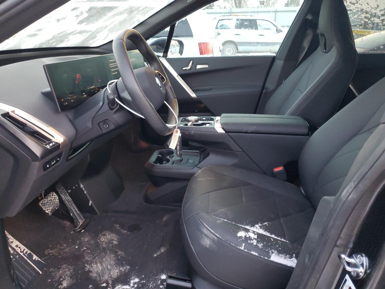 2025 BMW Ix xDrive50 - Фото 7