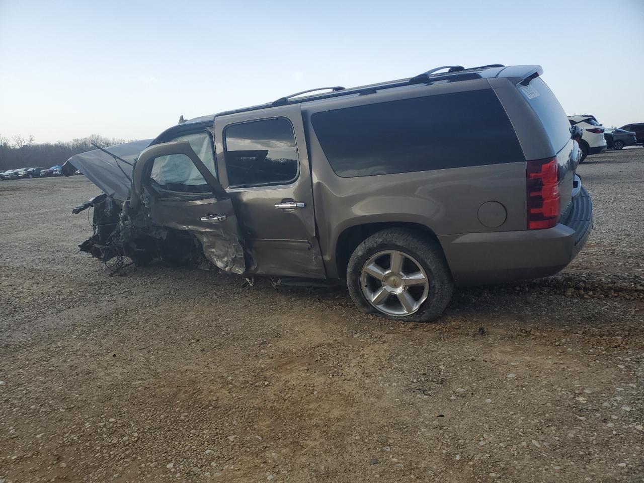 2012 Chevrolet Suburban C1500 Ls - Image 2