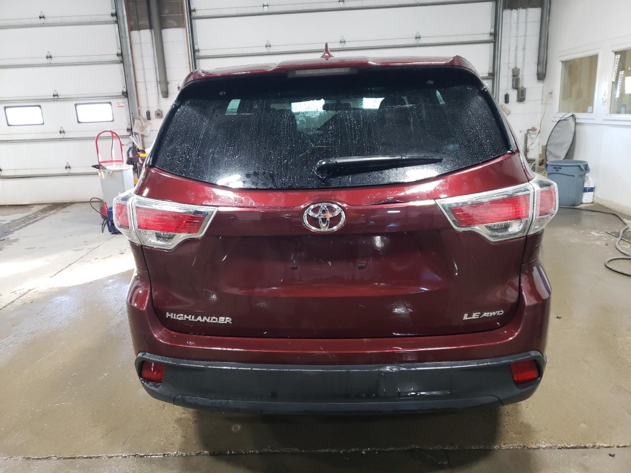 2016 Toyota Highlander Le - Фото 6