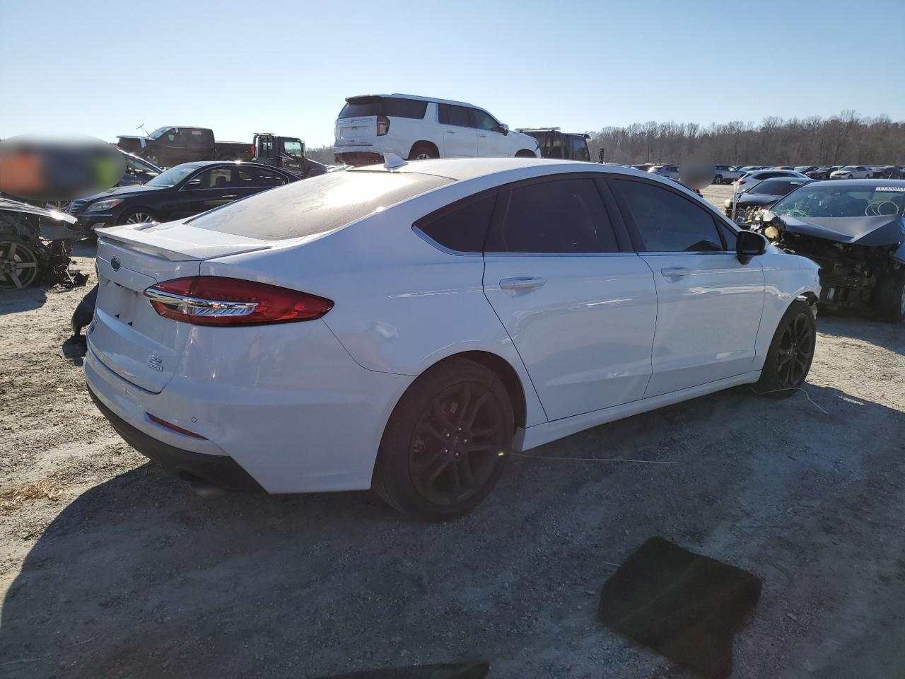 2020 Ford Fusion Se - Фото 3