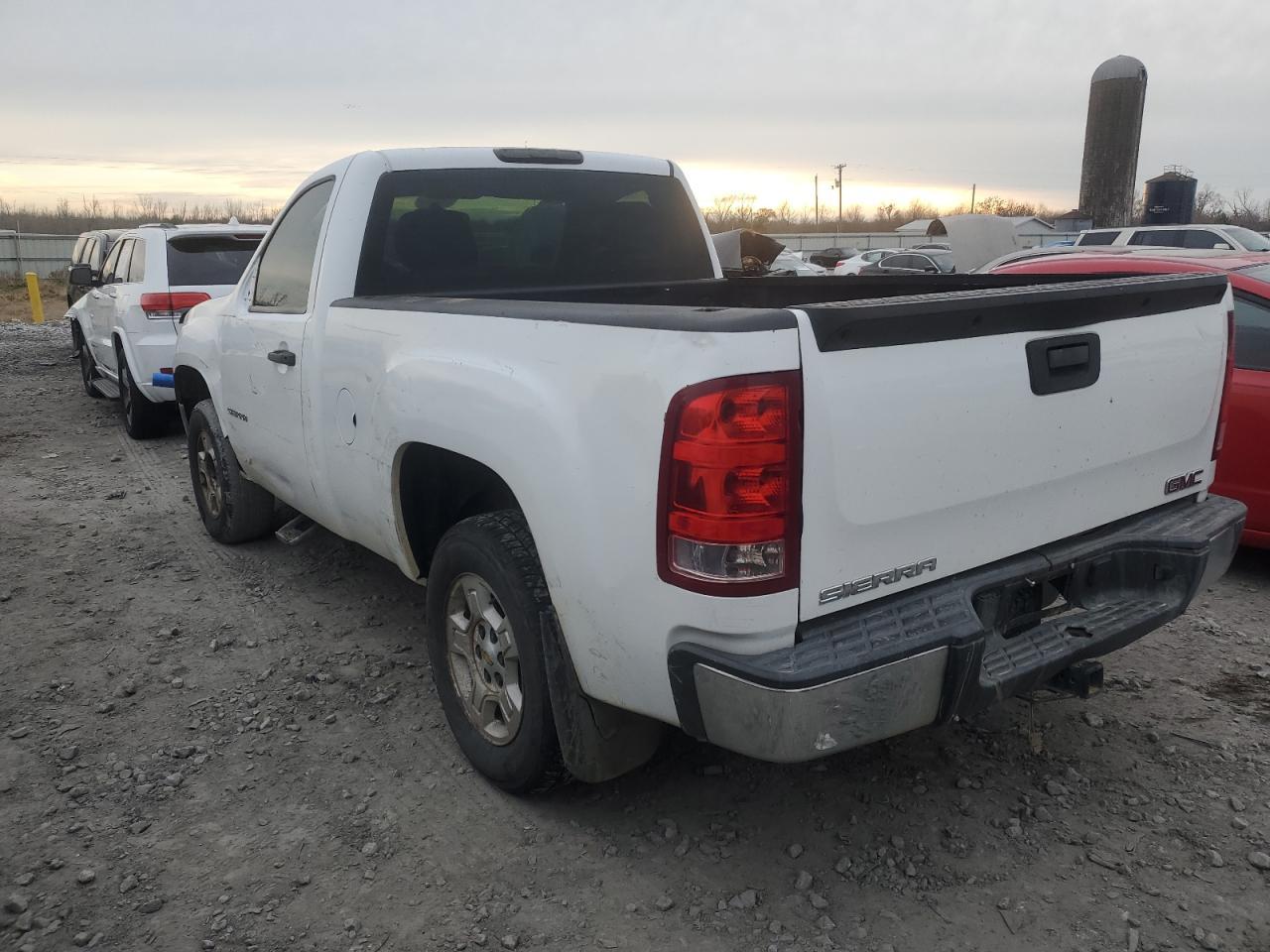 2012 GMC Sierra C1500 - Image 2