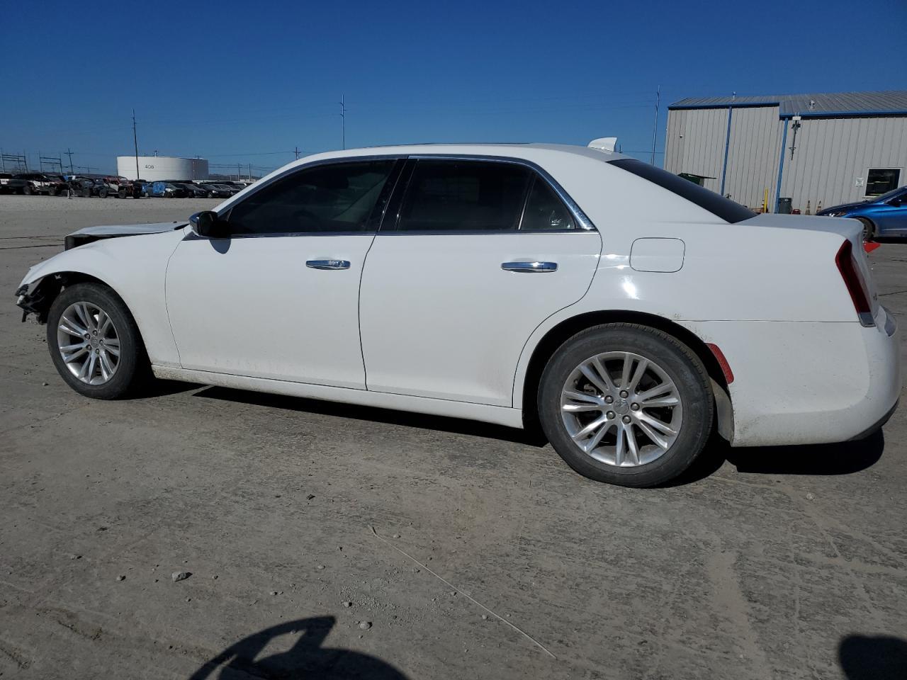 2016 Chrysler 300C - Image 2