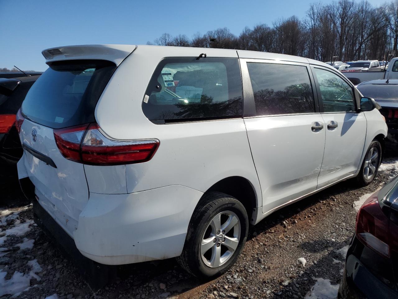 2015 Toyota Sienna - Фото 3