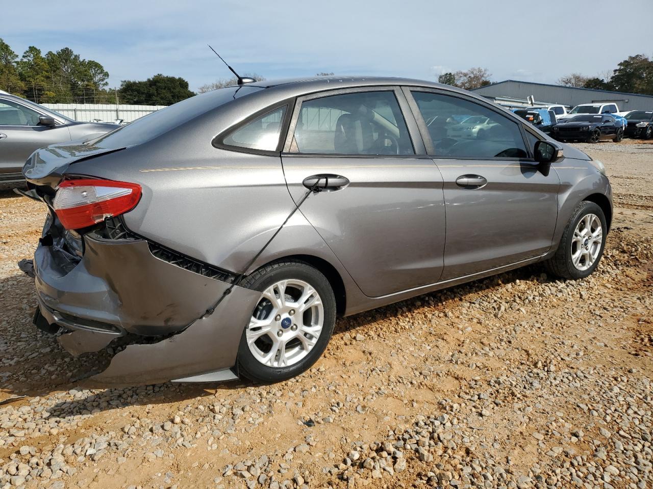 2014 Ford Fiesta Se - Фото 3