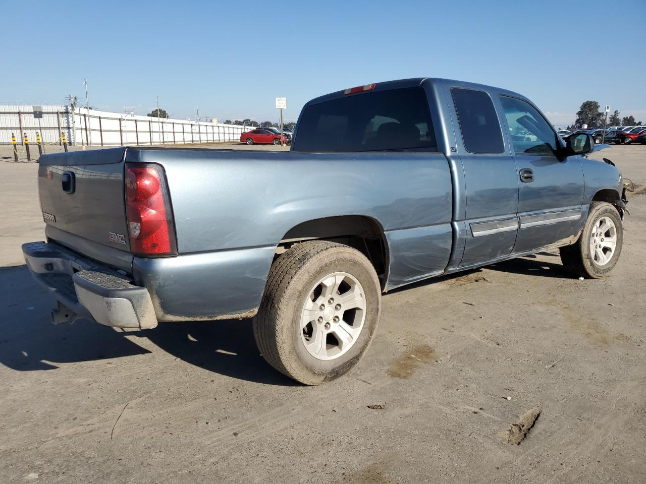 2007 Chevrolet Silverado C1500 Classic - Image 3