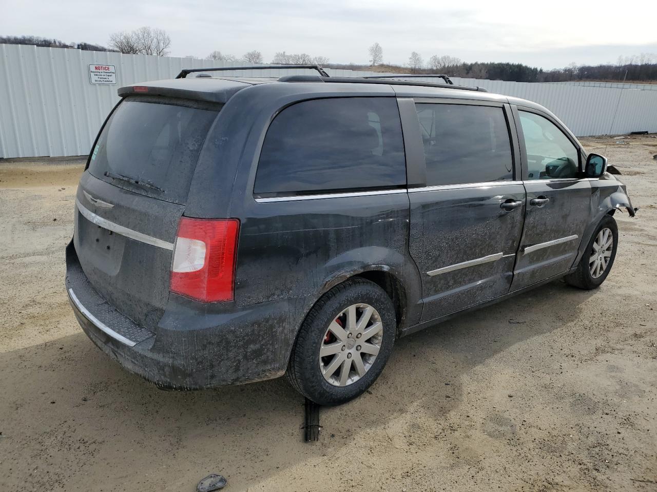 2011 Chrysler Town & Country Touring L - Image 3