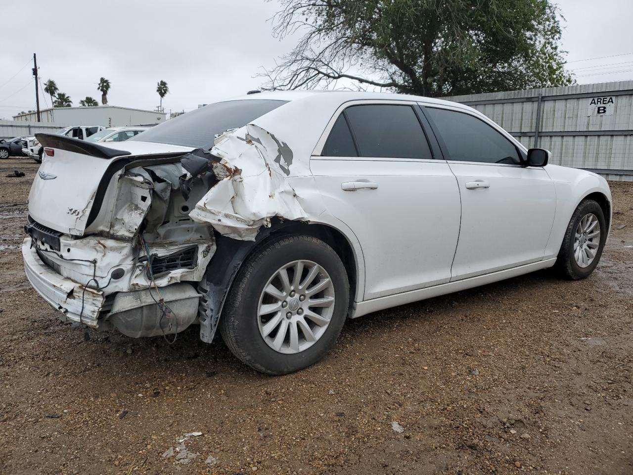 2012 Chrysler 300 - Фото 3