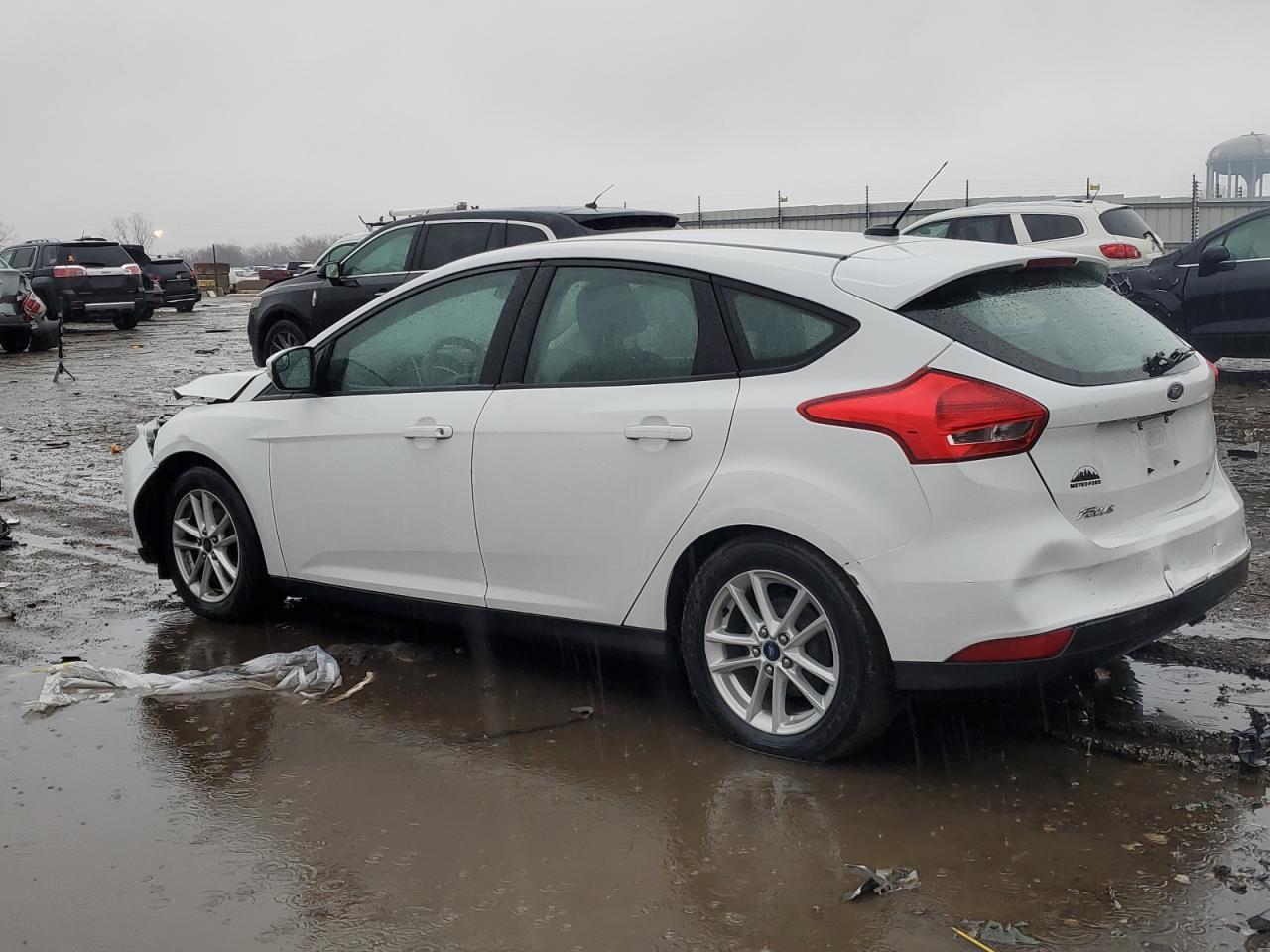 2015 Ford Focus Se - Image 2
