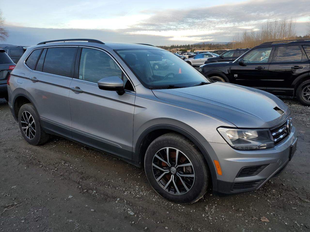 2021 Volkswagen Tiguan Se - Фото 4