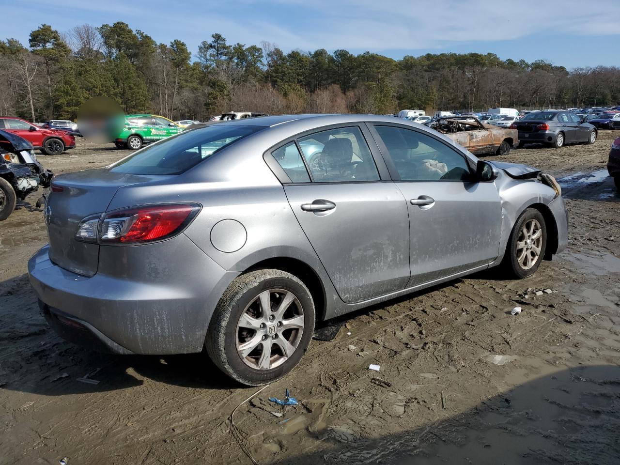 2011 Mazda 3 I - Image 3