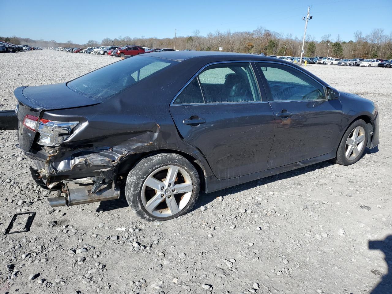 2014 Toyota Camry L - Image 3