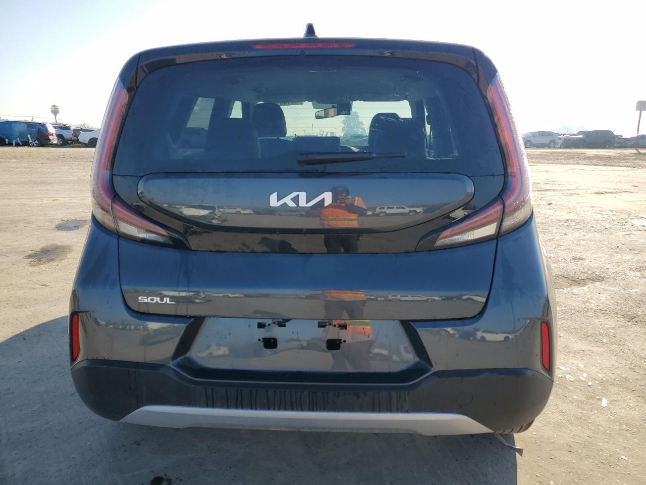 2025 Kia Soul Lx - Image 6