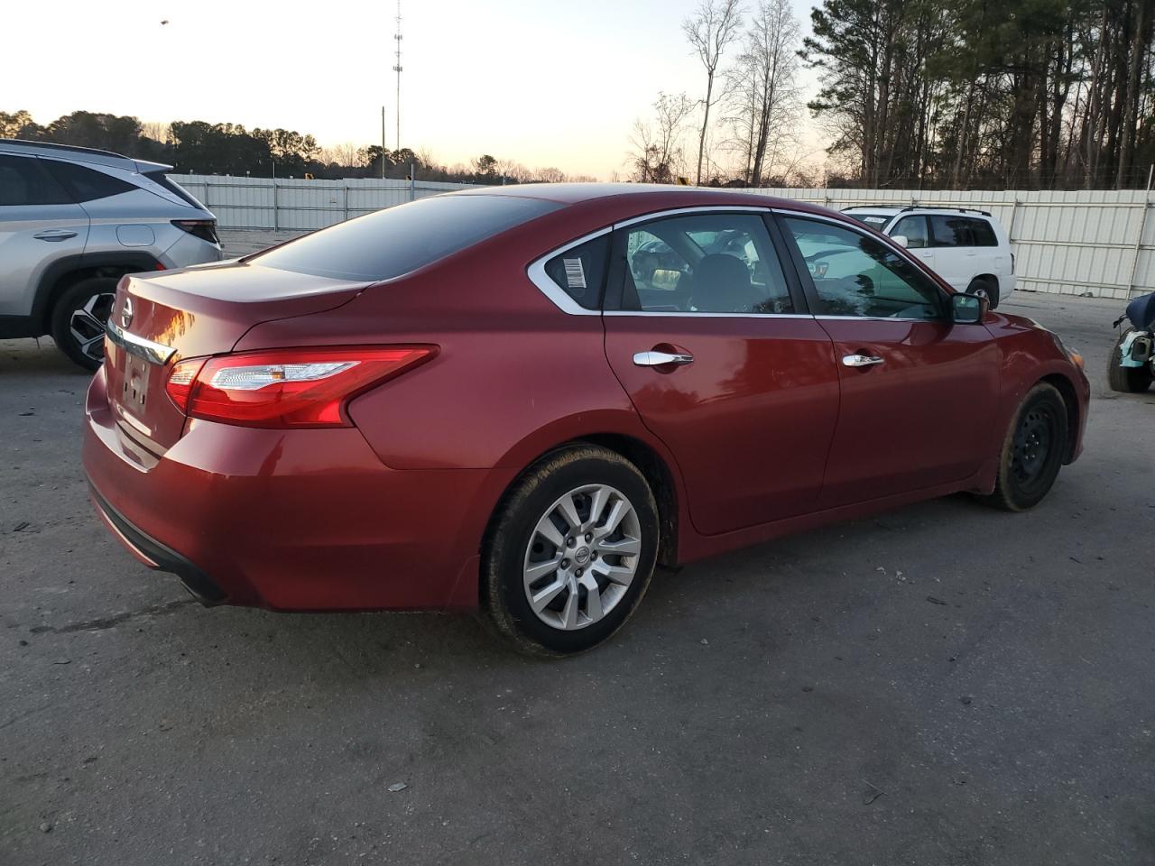2016 Nissan Altima 2.5 - Image 3