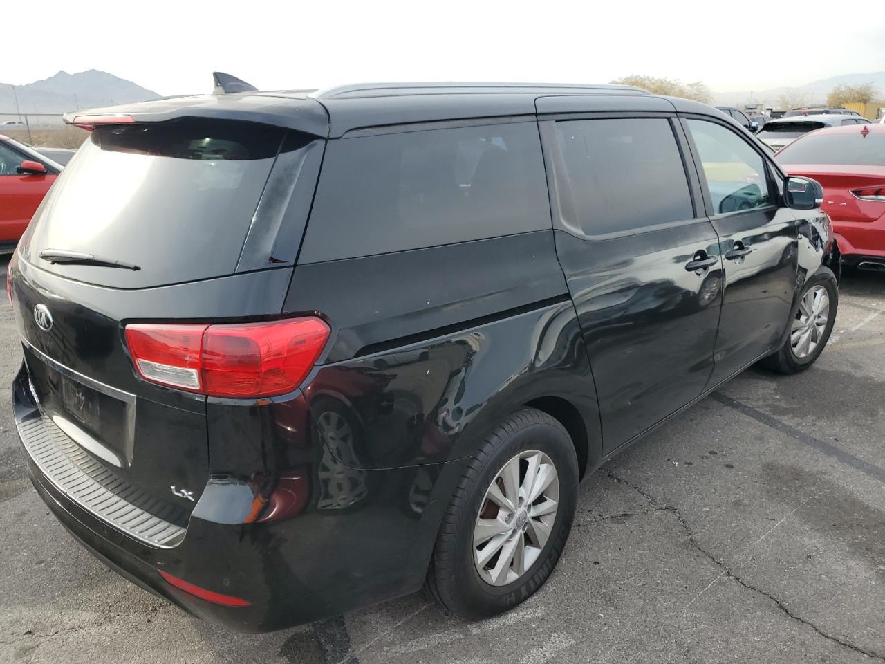 2016 Kia Sedona Lx - Image 4