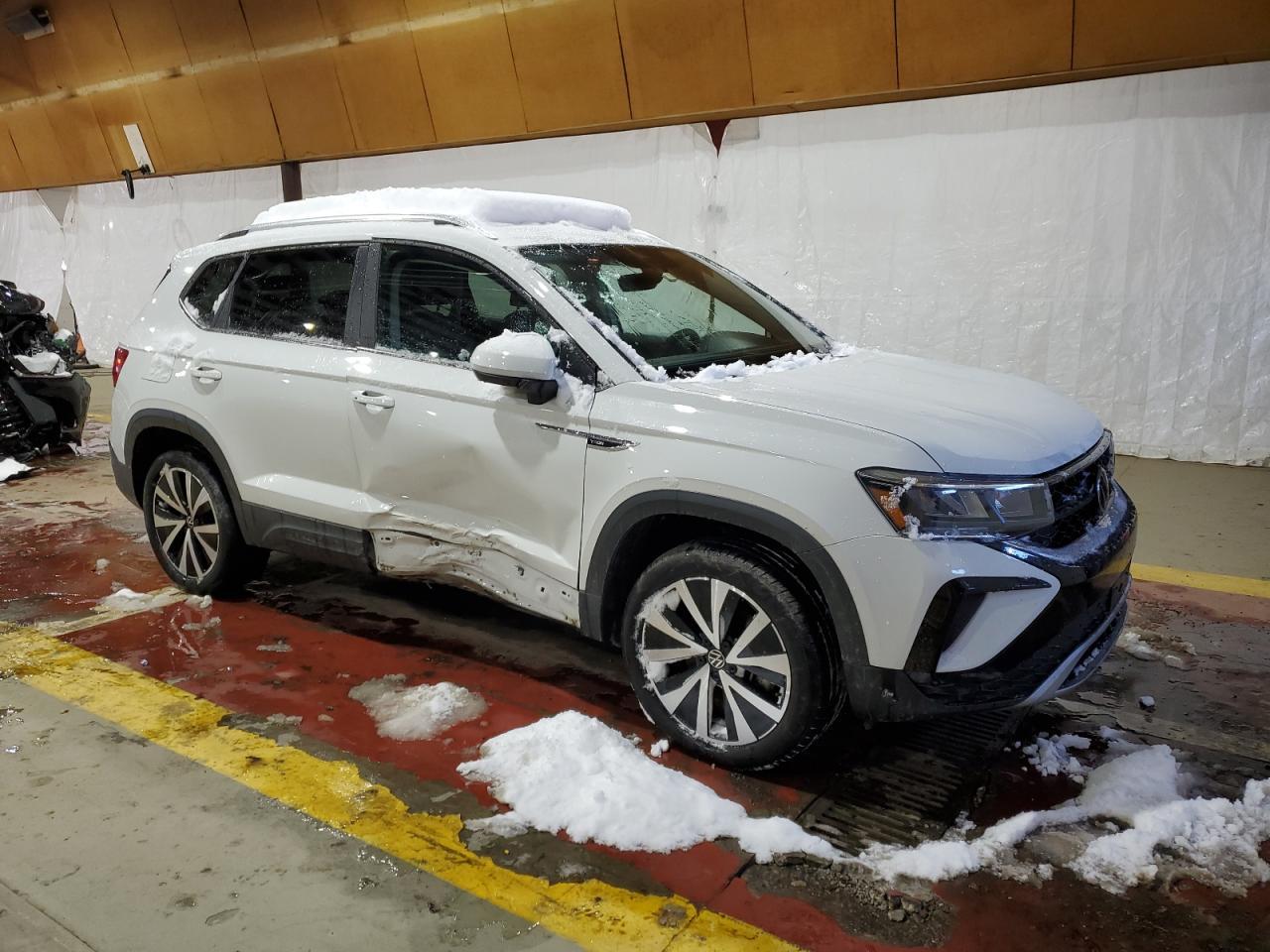 2022 Volkswagen Taos Se - Фото 4