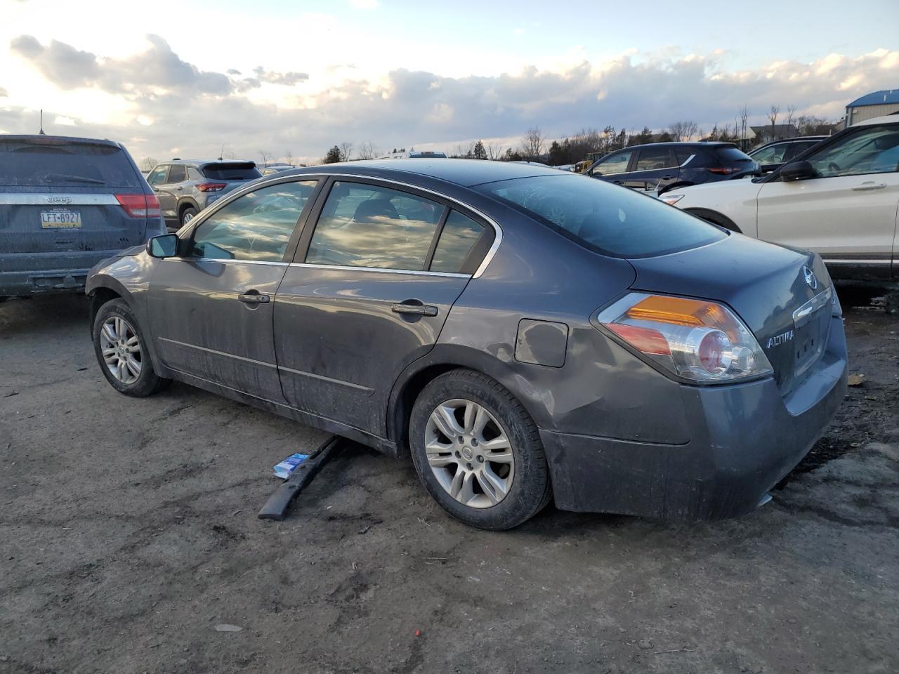2012 Nissan Altima Base - Image 2